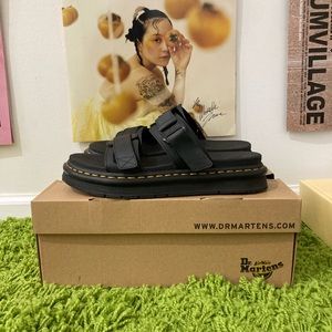 Dr. Martens Chilton Sandal